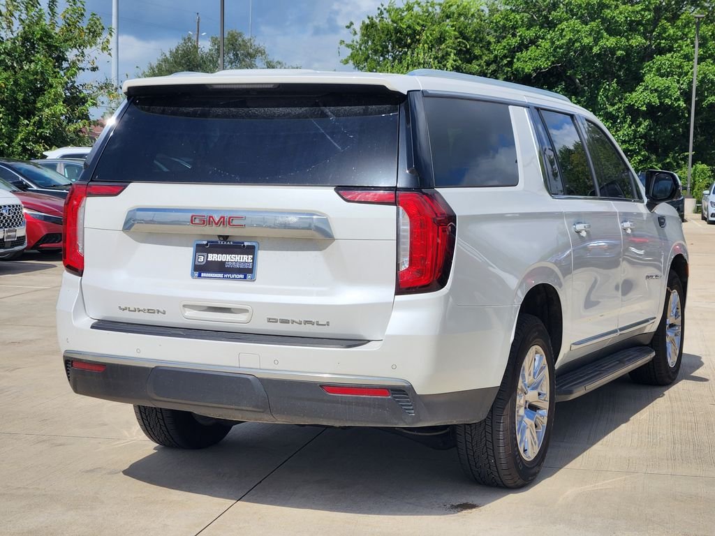 Used 2021 White Frost Tricoat GMC Denali image 9
