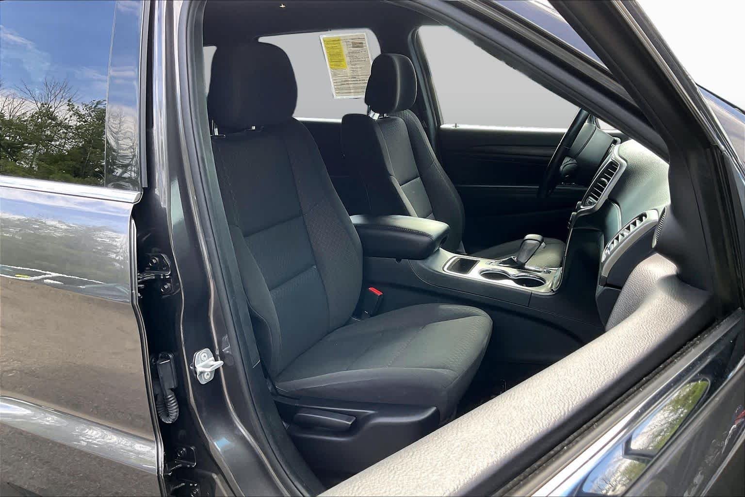 Used 2021 Granite Crystal Metallic Clearcoat Jeep Laredo E image 9