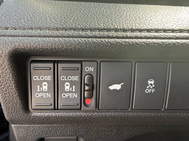 2025 Honda Odyssey EX-L - Photo 16