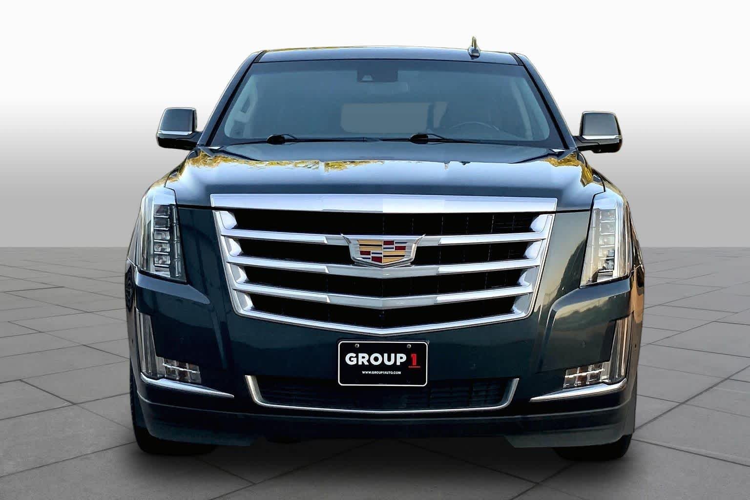 Used 2020 Shadow Metallic Cadillac Premium Luxury image 4