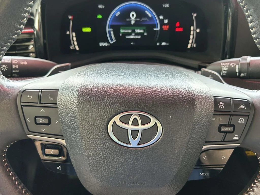 Certified Used 2025 White Toyota SE image 28