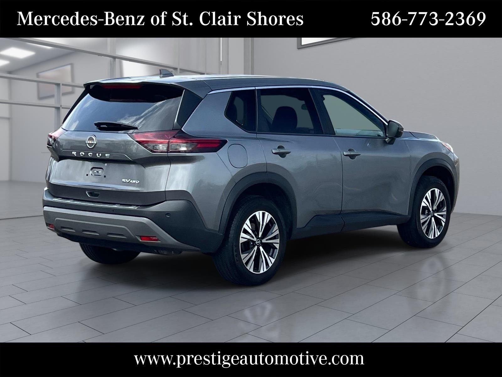 Used 2022 Gray Nissan SV image 6