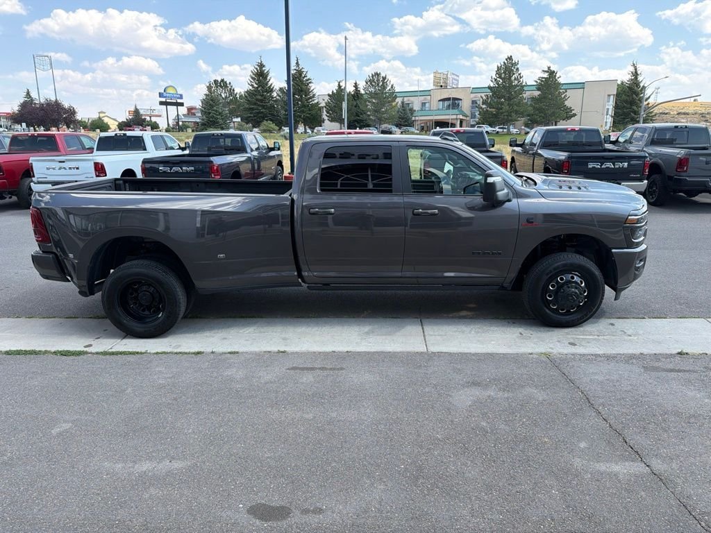 New 2026 Granite Crystal Metallic Clear-Coat Exterior Paint RAM Laramie image 11