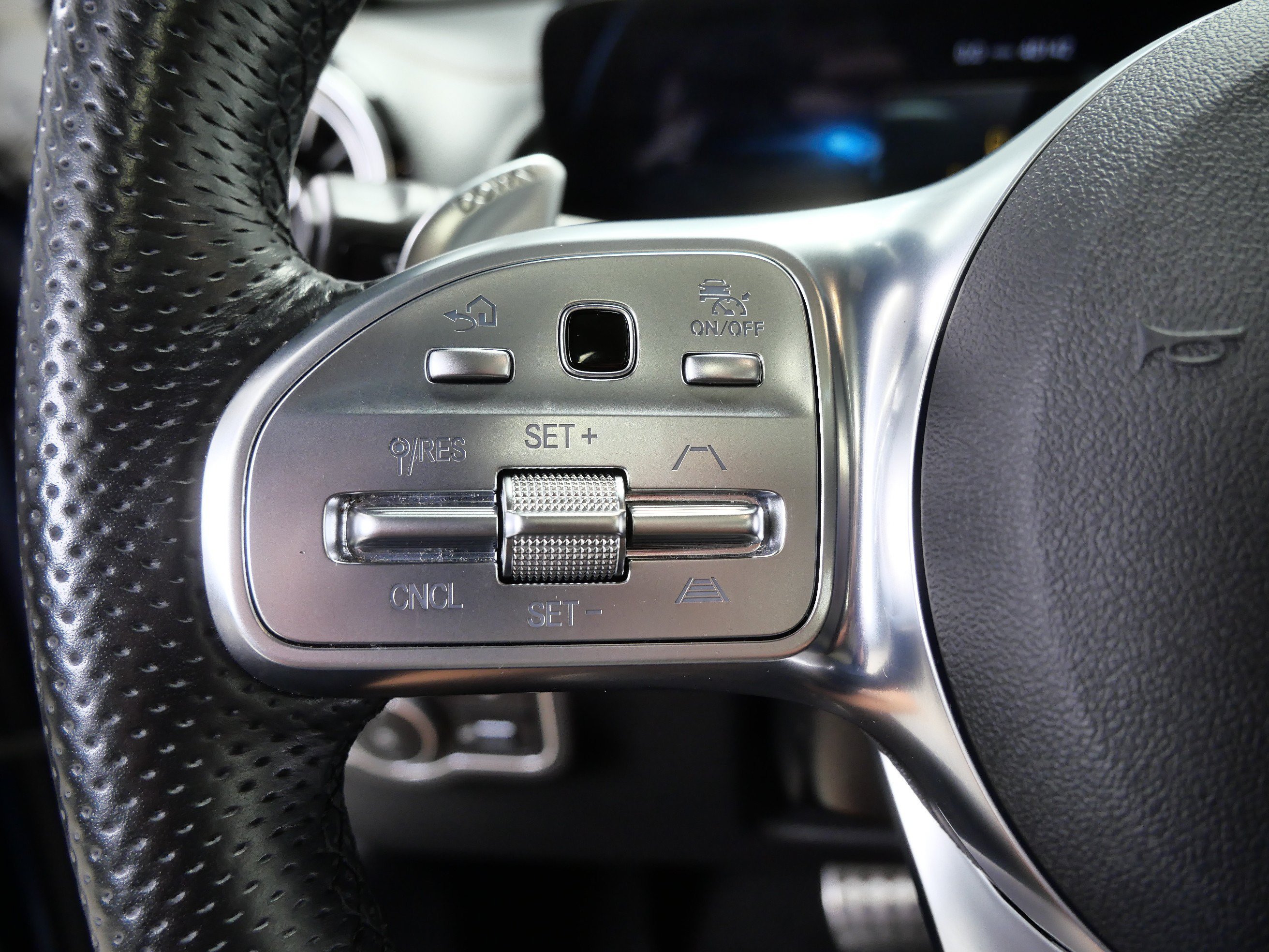Used 2022 Denim Blue Metallic Mercedes-Benz AMG® GLB 35 image 27