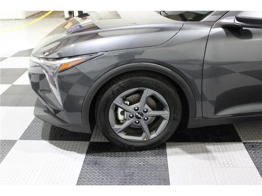 Used 2025 Interstellar Gray Kia LXS image 9