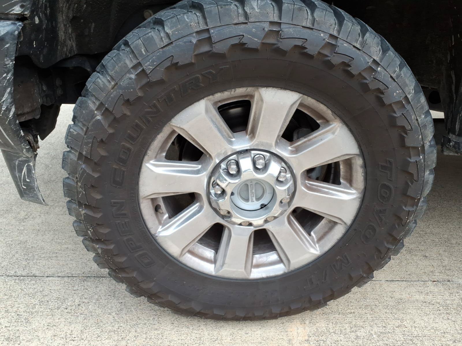 Used 2019 Black Metallic Ford Platinum image 5
