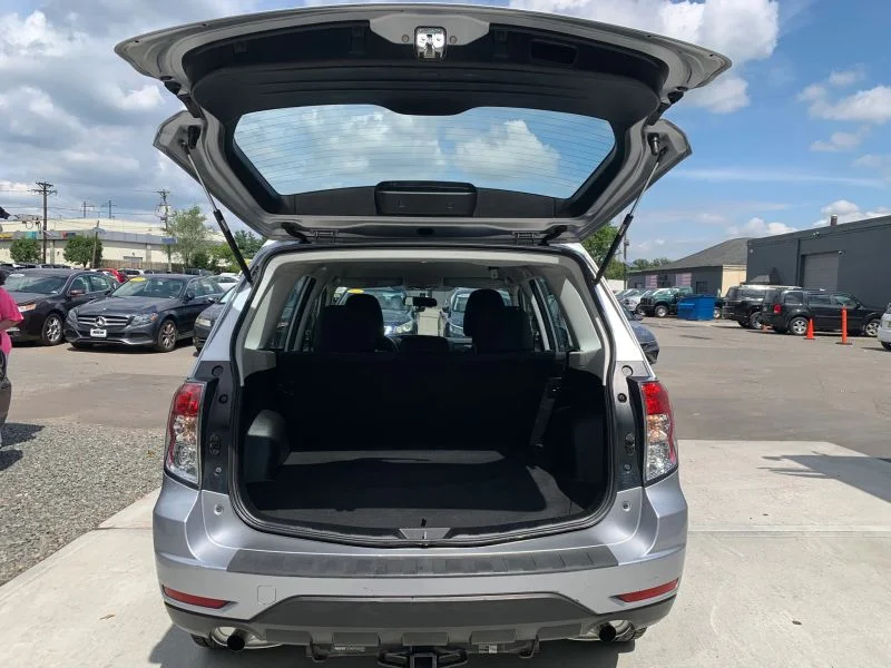 Used 2012 Silver Subaru 2.5X Sport Utility 4D image 39