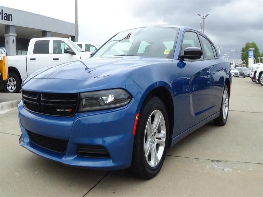 Certified Used 2023 Frostbite (pca) Dodge SXT image 2