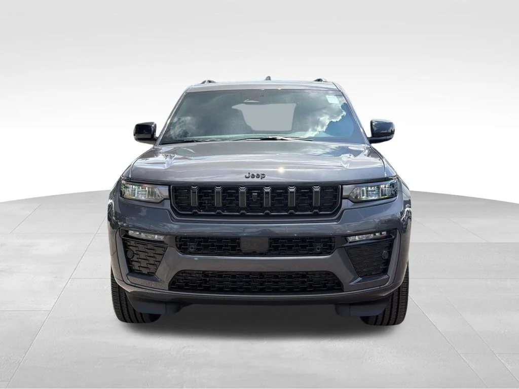 New 2026 Baltic Gray Metallic Clear-Coat Exterior Paint Jeep Limited Reserve image 2