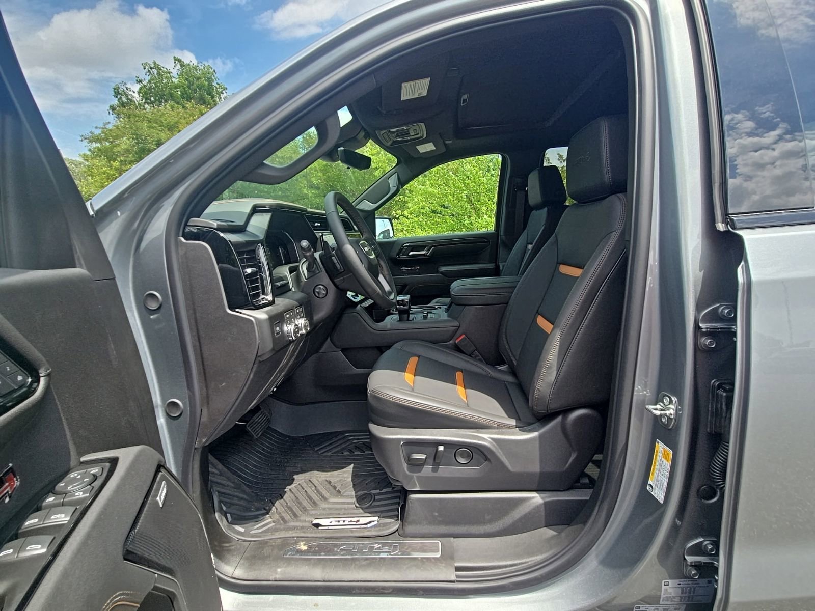 New 2026 Sterling Metallic GMC AT4 image 31