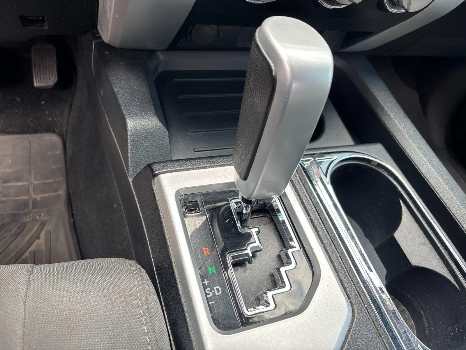Used 2018 Silver Sky Metallic Toyota SR5 image 26
