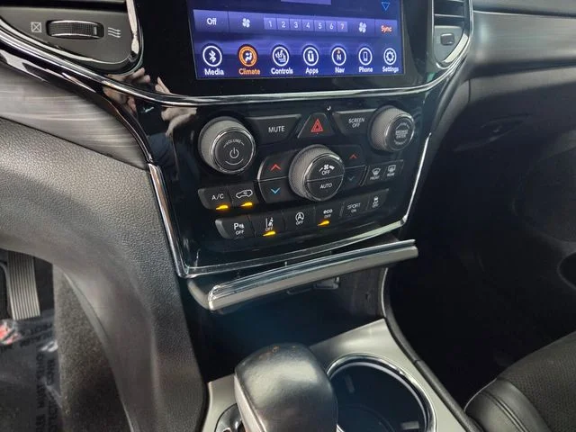 Certified Used 2020 Gray Jeep Altitude image 23