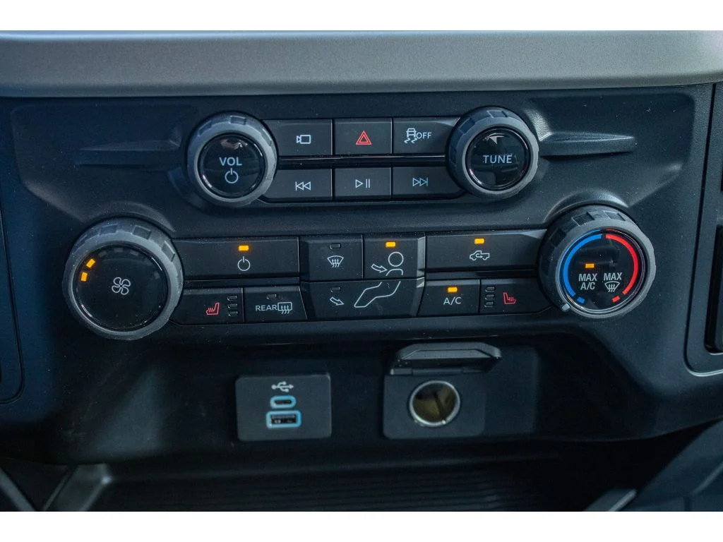 New 2026 Carbonized Gray Metallic Ford XLT image 34