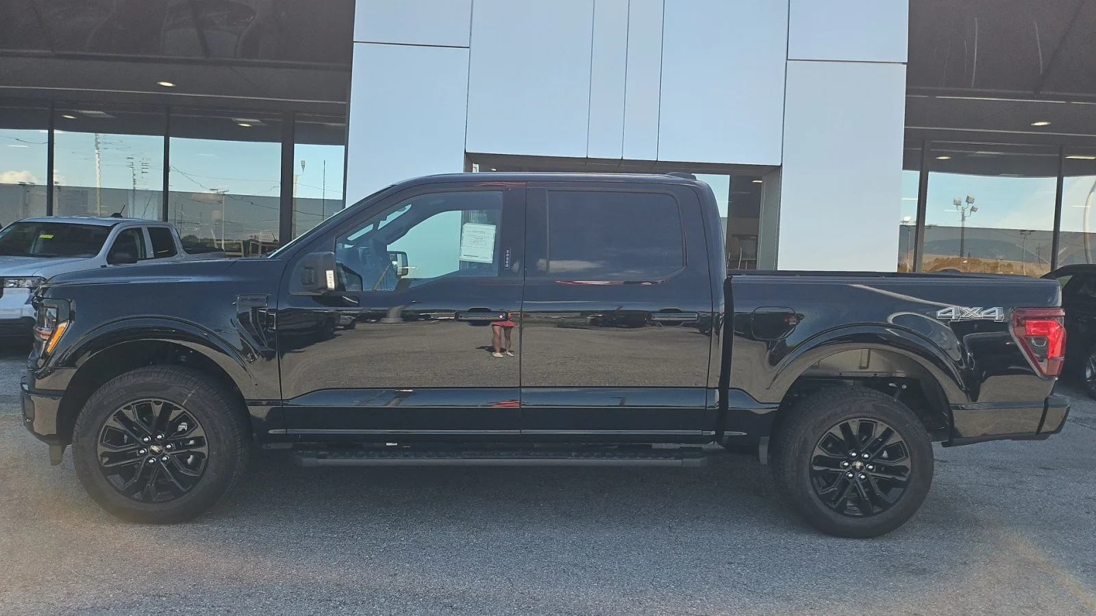 New 2026 Agate Black Metallic Ford XLT 4WD image 2