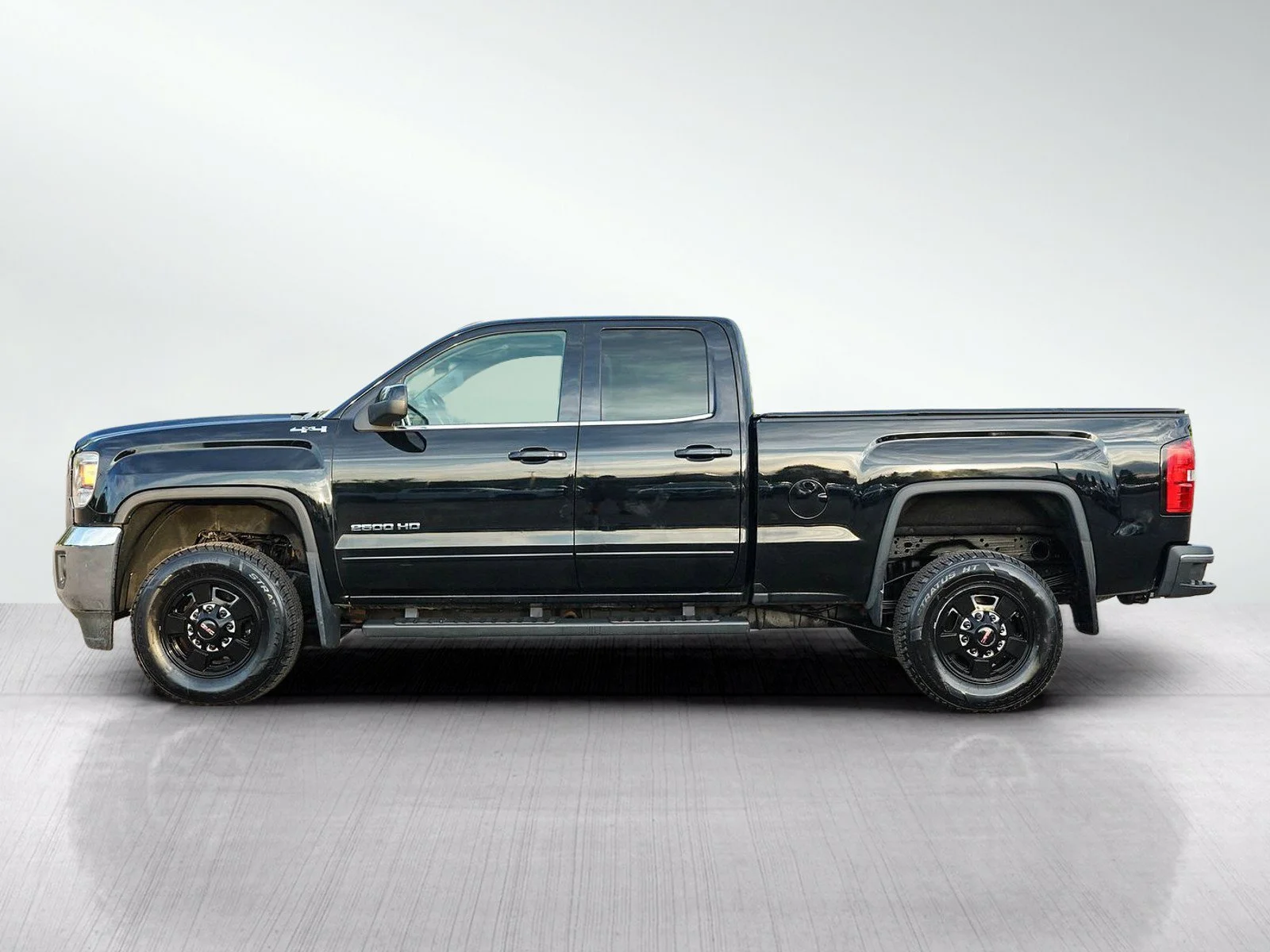 Used 2016 GMC Sierra 2500HD SLE with VIN 1GT22SEG2GZ105455 for sale in Minneapolis, Minnesota