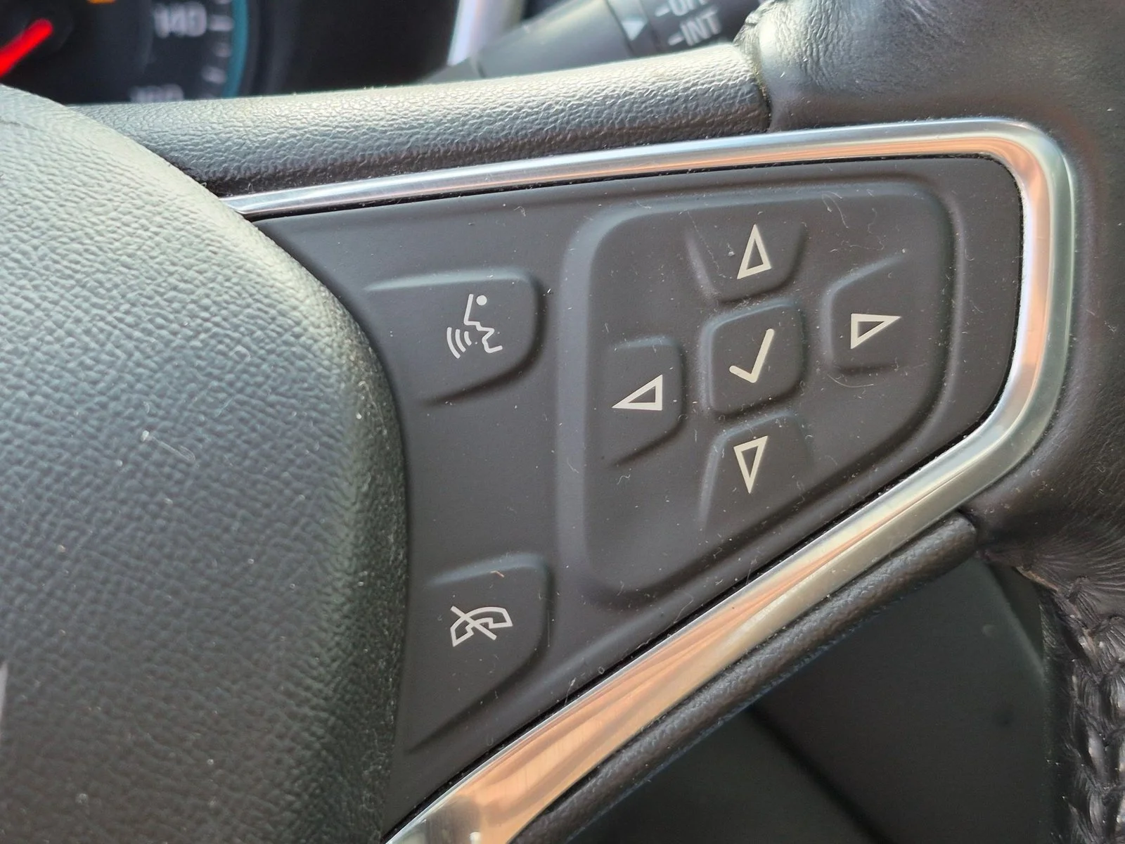 Used 2018 Nightfall Gray Metallic Chevrolet LT image 14