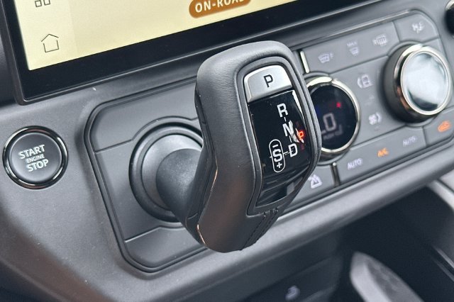 New 2026 Narvik Black Land Rover  image 21