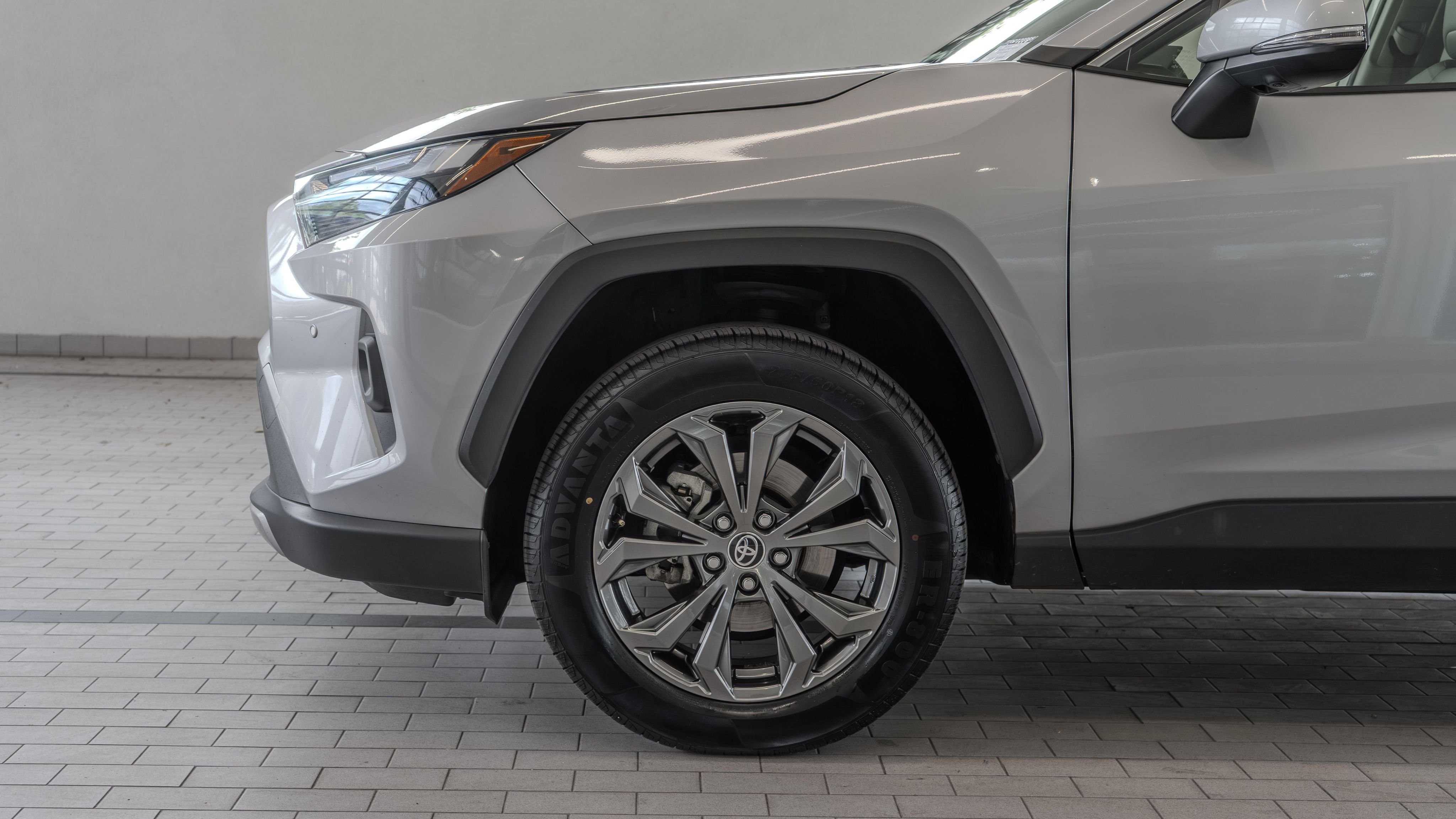 Used 2024 Silver Sky Metallic Toyota Limited image 4