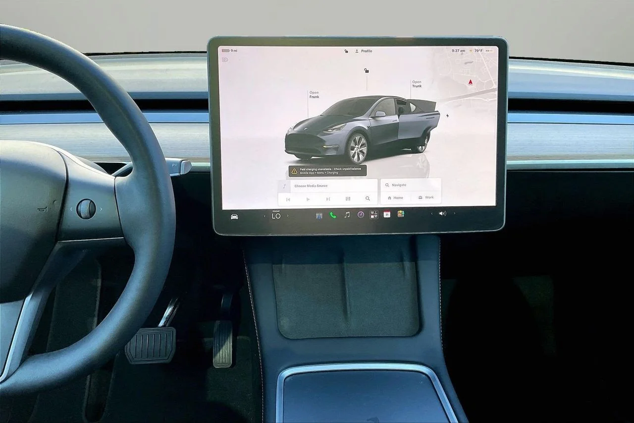 Used 2023  Tesla Long Range image 12