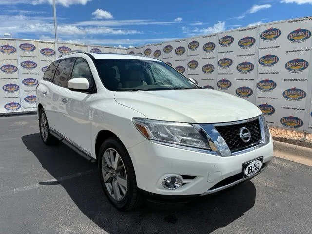 Used 2013 Moonlight White Nissan Platinum image 2