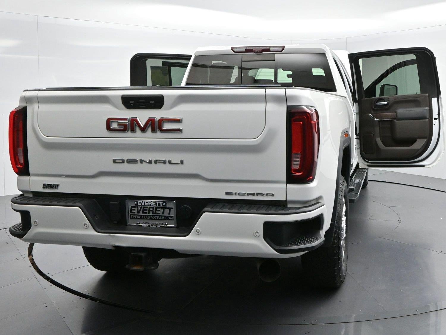 Used 2021 Summit White GMC Denali image 45