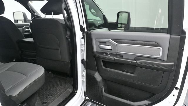 Used 2023 White Ram Big Horn image 9