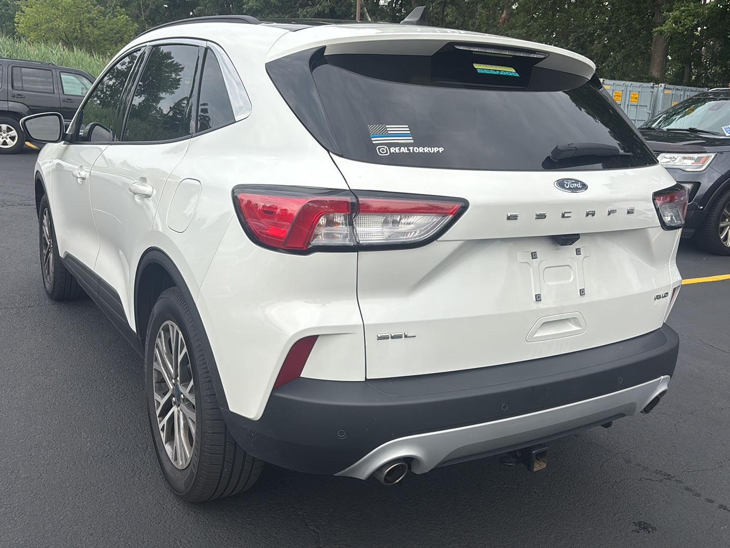 Used 2022 Star White Metallic Tri-Coat Ford SEL image 5