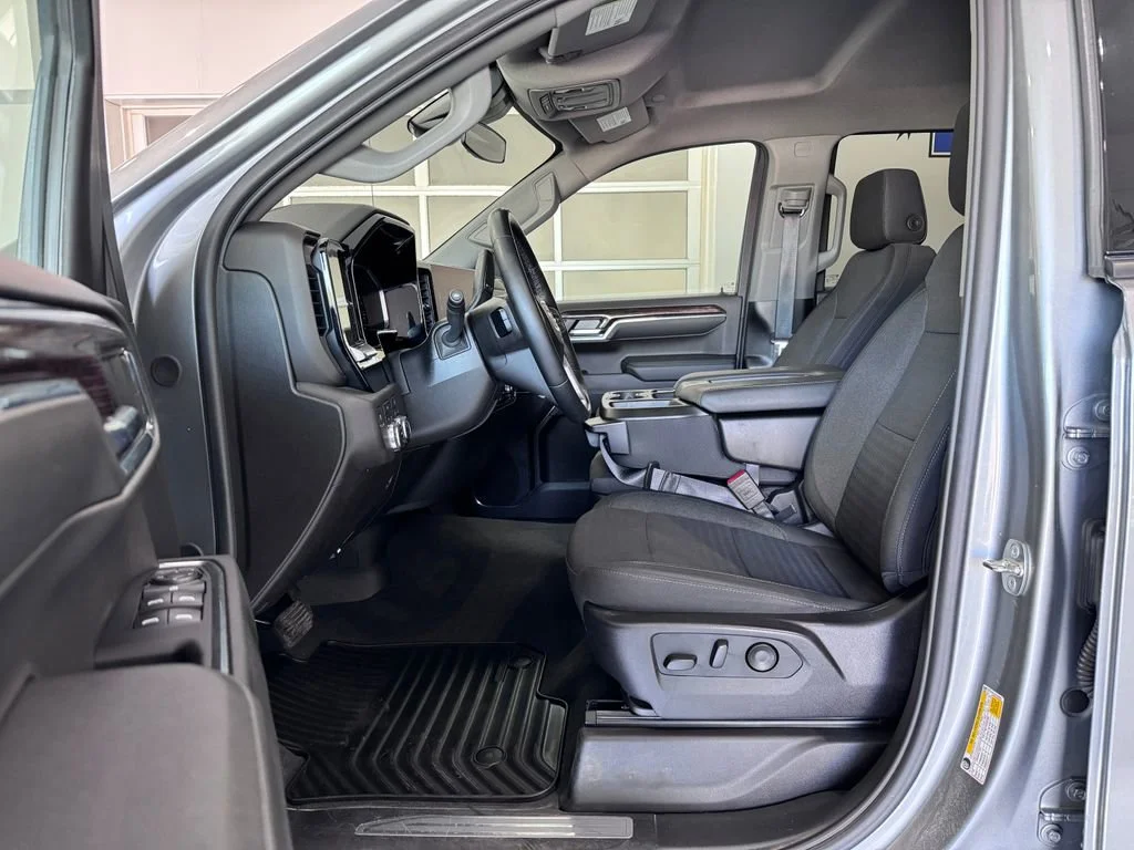 Certified Used 2024 Sterling Metallic GMC Elevation image 11