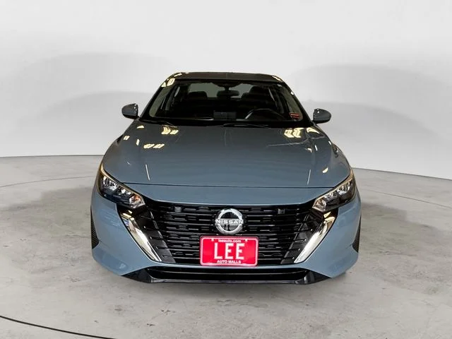Used 2024 Gray Nissan SV image 9