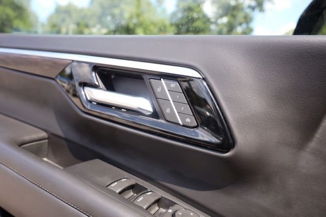 Used 2025 Black Chevrolet Z71 image 21