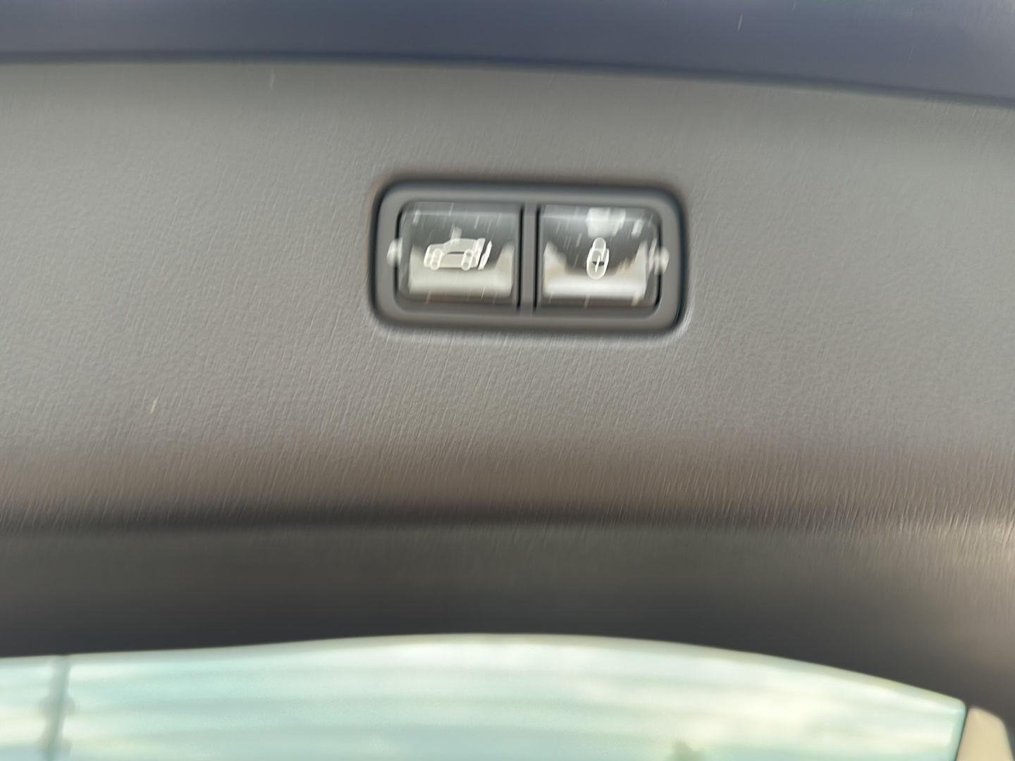 New 2026 Capri Blue Genesis 2.5T Select image 16