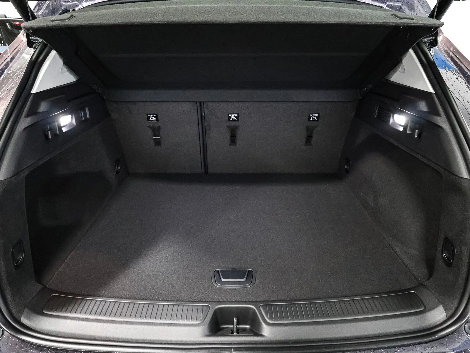 New 2026 Black Buick Avenir image 17