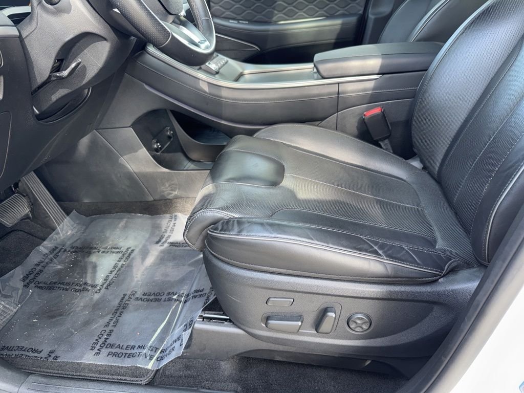 Used 2022 White Hyundai Calligraphy image 20