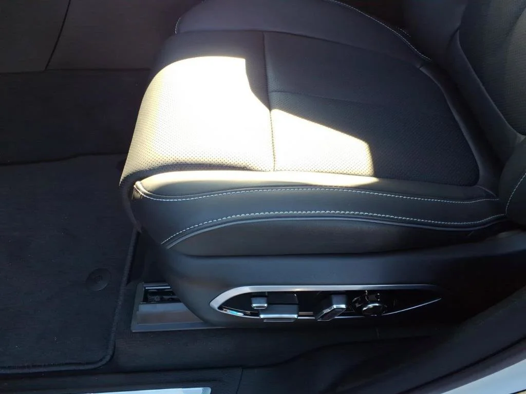 2025 Jeep Grand Cherokee Overland - Photo 13