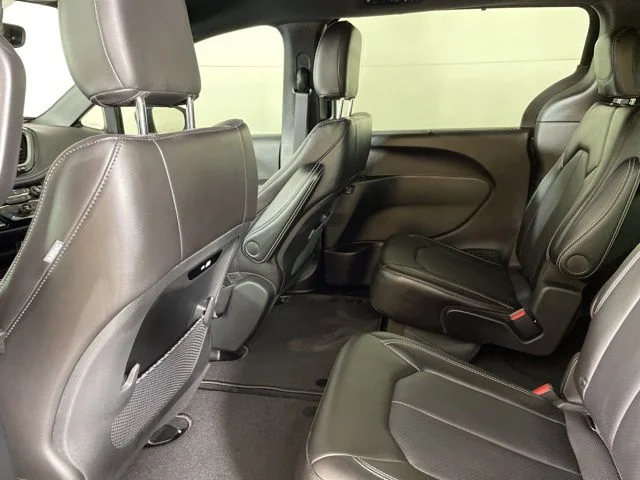 2025 Chrysler Pacifica Select - Photo 38