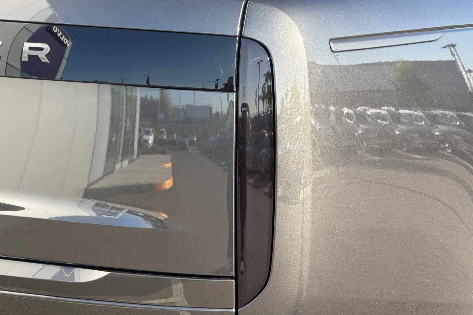 New 2027 Carpathian Grey Land Rover SE image 34