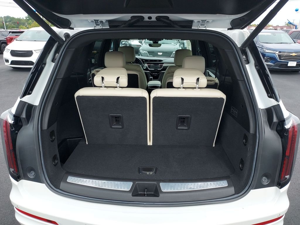 Used 2023 White Cadillac Sport image 9