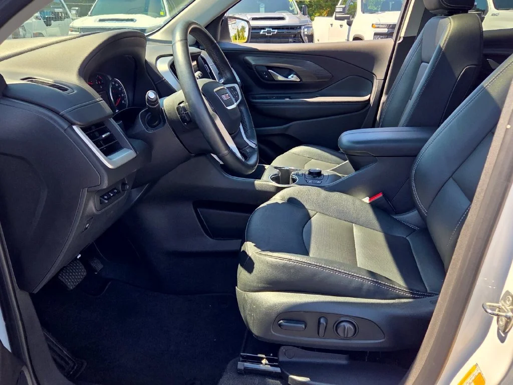Used 2023 SUMMIT WHITE GMC SLT image 5