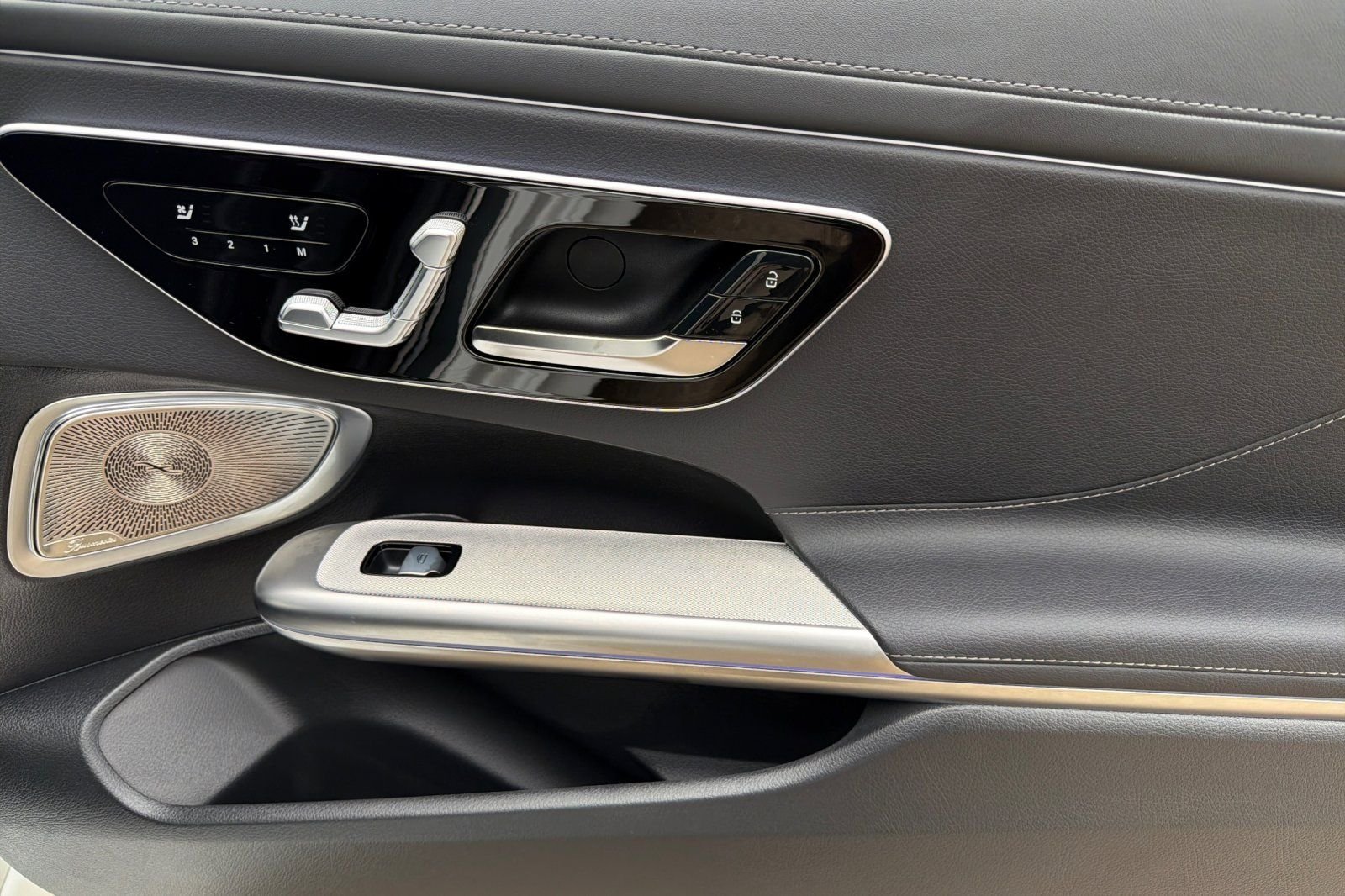 New 2026 Polar White Mercedes-Benz CLE 450 image 35