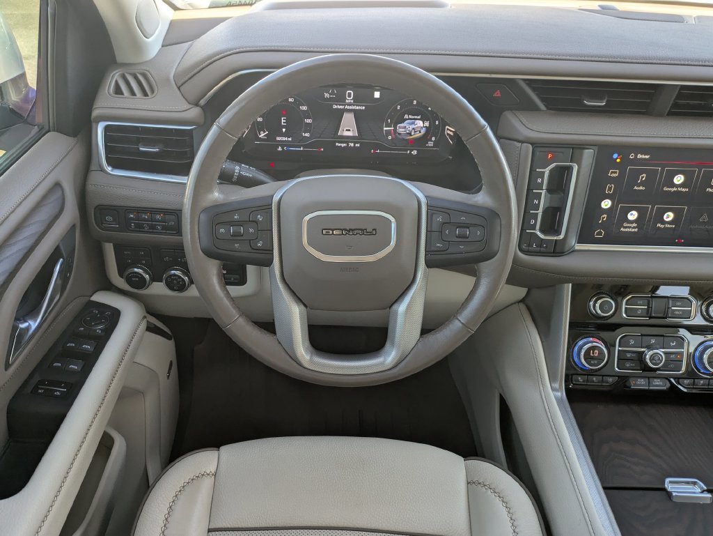 Used 2022 White GMC Denali image 28