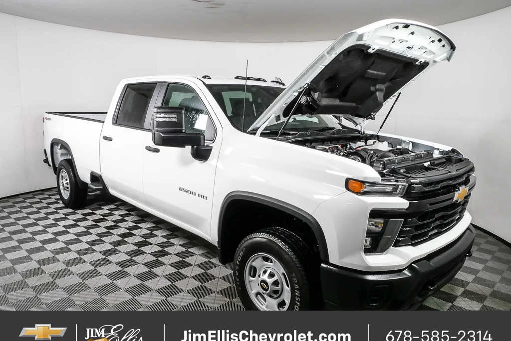 New 2026 Summit White Chevrolet WT image 28