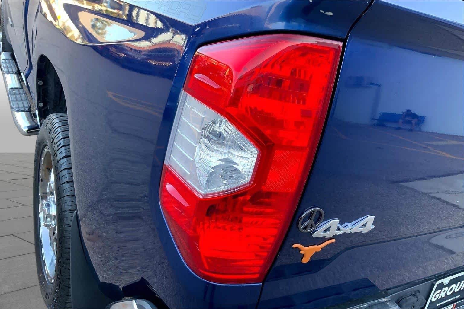 Used 2015 Blue Ribbon Metallic Toyota SR5 image 28