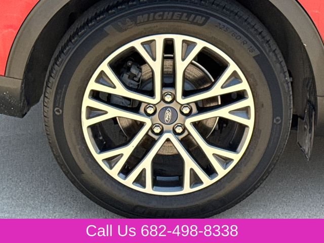 Used 2022 Red Ford SEL image 9