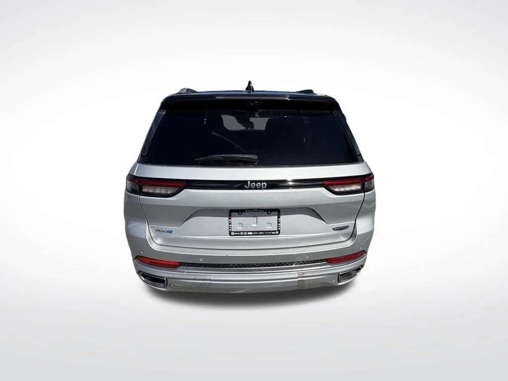 Used 2022 Silver Jeep Summit 4xe image 4
