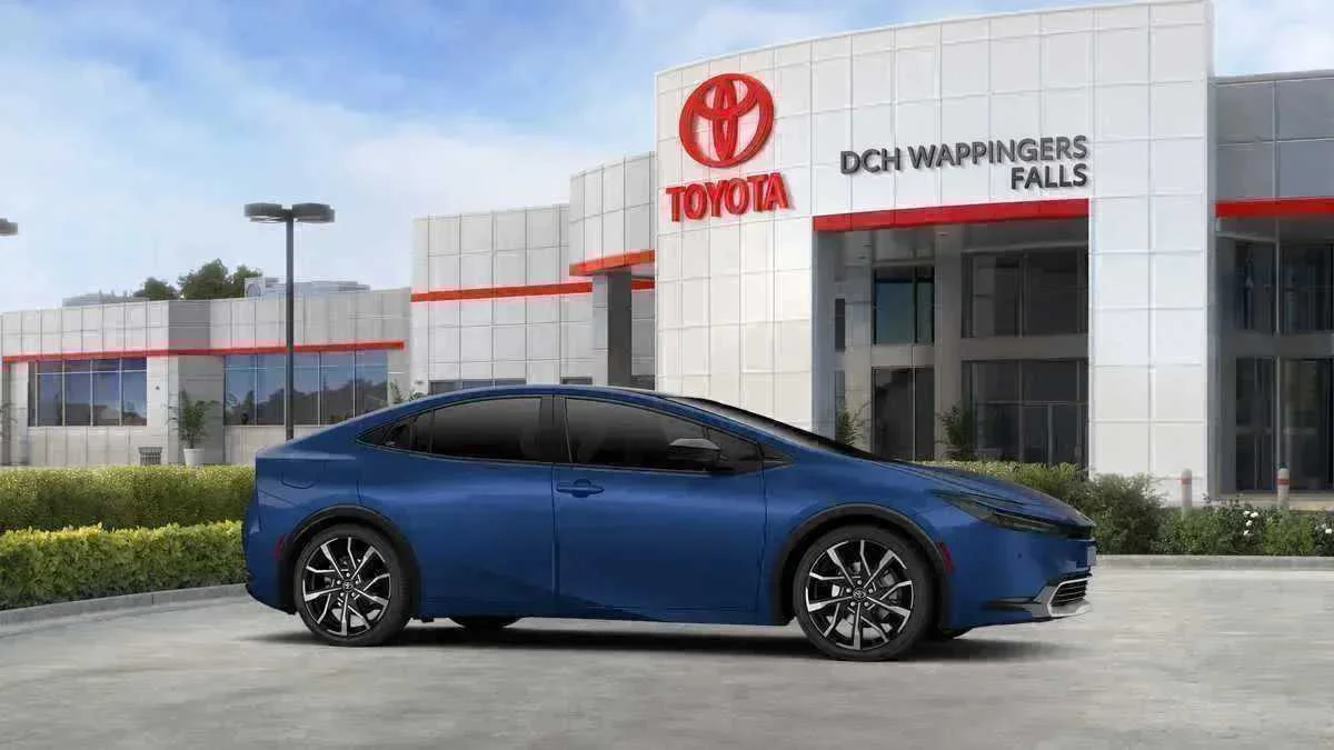 2026 Toyota Prius Plug-in Hybrid XSE - Photo 14