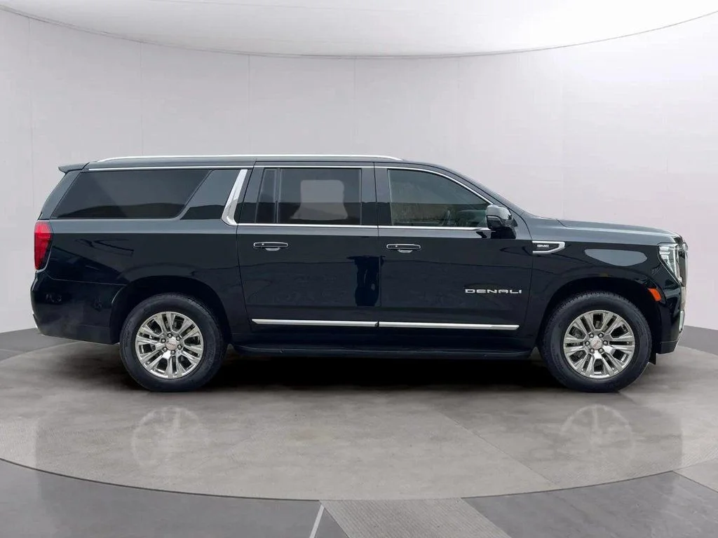 Used 2024 Onyx Black GMC Denali image 6