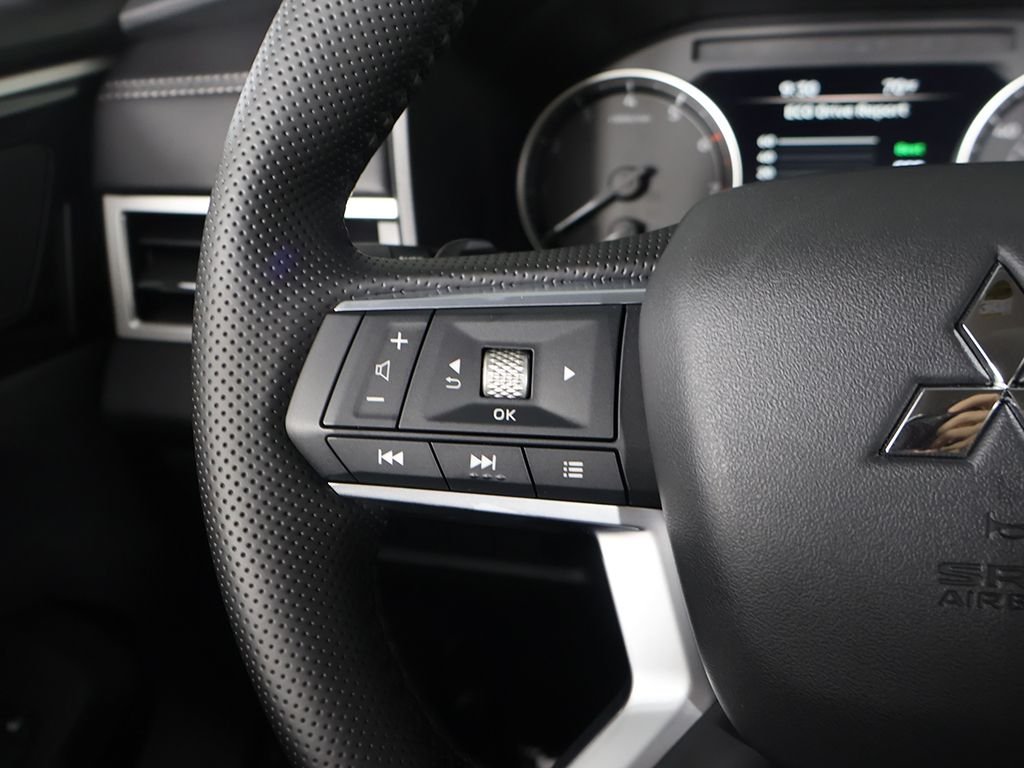 New 2026 Gray Mitsubishi SE image 36