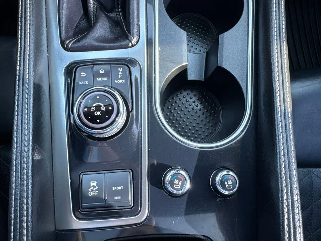 Used 2022 Scarlet Ember Nissan Platinum image 23