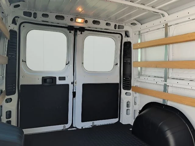 Used 2025 White Ram Base image 38