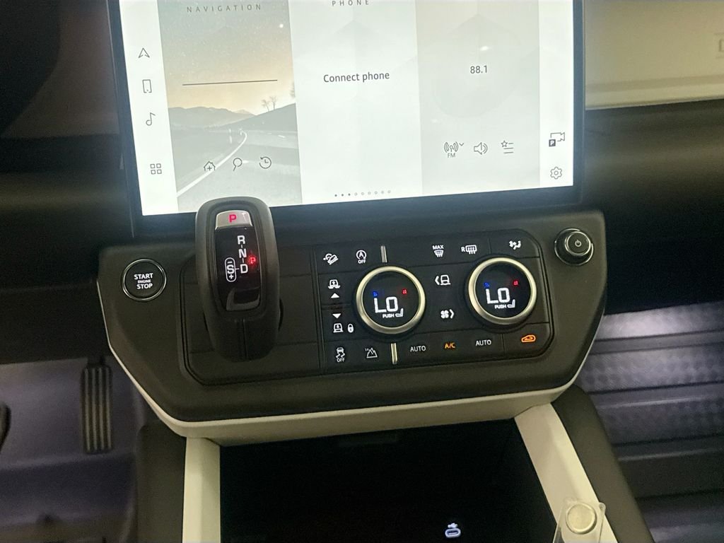 2026 Land Rover Defender X-Dynamic SE - Photo 15